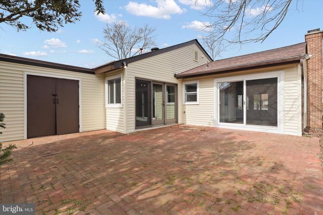 103 FARMINGTON LN, Sterling, VA 20164
