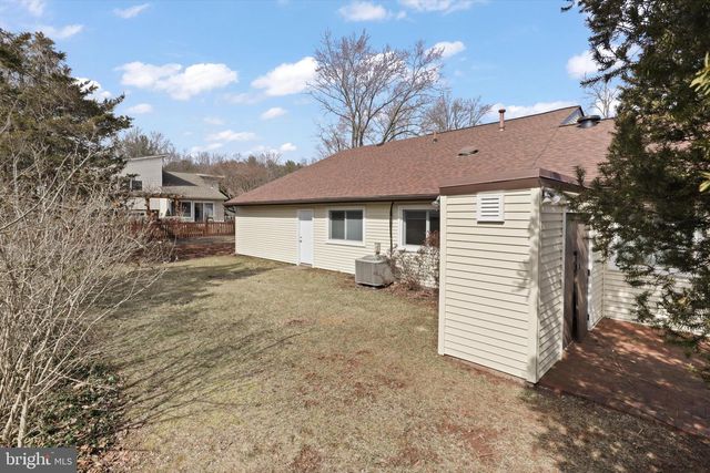 103 FARMINGTON LN, Sterling, VA 20164