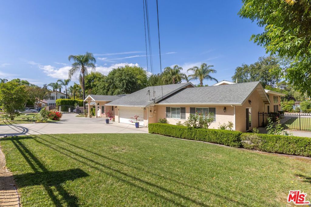 19717 Wells Drive, Los Angeles, CA 91364 — exterior