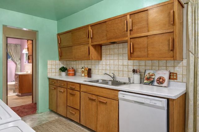 2717 E 19TH Ave, Spokane, WA 99223