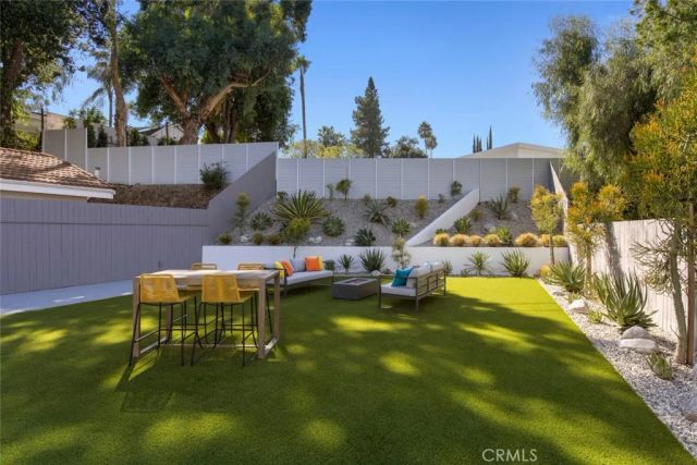 4731 Topanga Canyon Boulevard, Woodland Hills, CA 91364