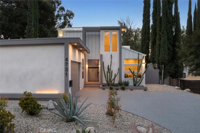 4731 Topanga Canyon Boulevard, Woodland Hills, CA 91364