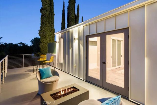 4731 Topanga Canyon Boulevard, Woodland Hills, CA 91364