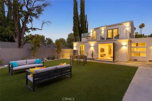 4731 Topanga Canyon Boulevard, Woodland Hills, CA 91364