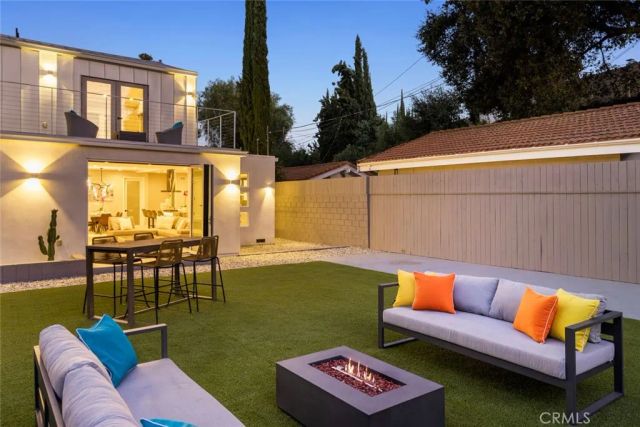 4731 Topanga Canyon Boulevard, Woodland Hills, CA 91364