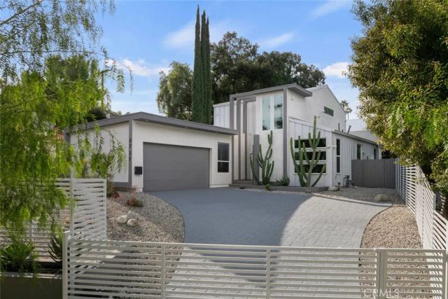 4731 Topanga Canyon Boulevard, Woodland Hills, CA 91364