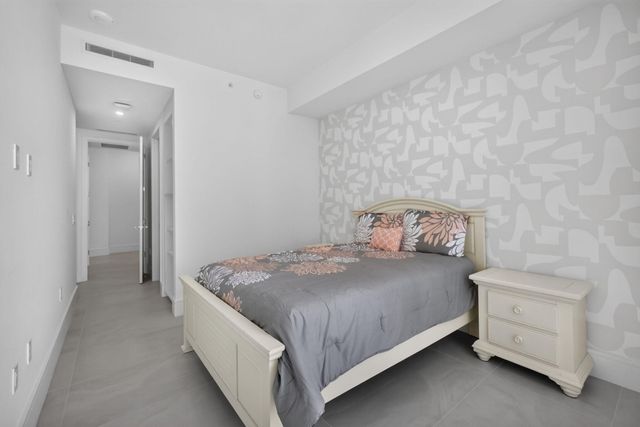 220 Lake Shore Drive 1702, Lake Park, FL 33403