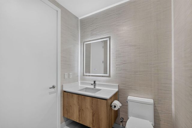 220 Lake Shore Drive 1702, Lake Park, FL 33403