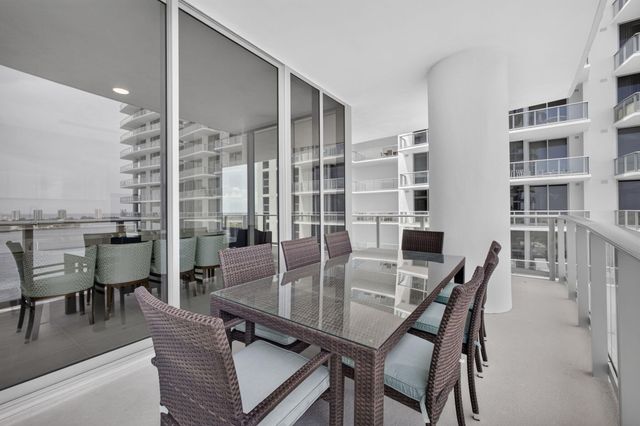 220 Lake Shore Drive 1702, Lake Park, FL 33403