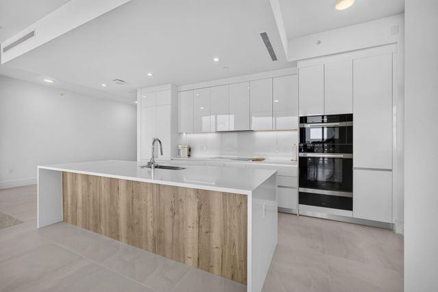 220 Lake Shore Drive 1702, Lake Park, FL 33403