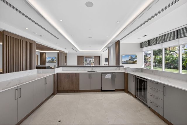 220 Lake Shore Drive 1702, Lake Park, FL 33403