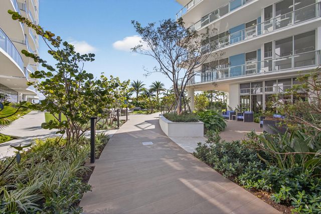 220 Lake Shore Drive 1702, Lake Park, FL 33403