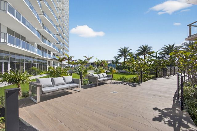 220 Lake Shore Drive 1702, Lake Park, FL 33403