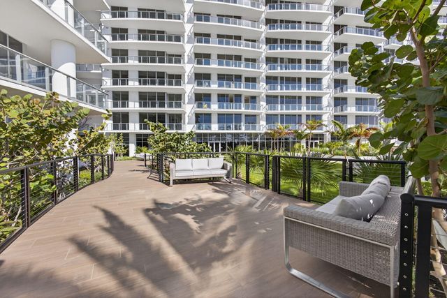 220 Lake Shore Drive 1702, Lake Park, FL 33403