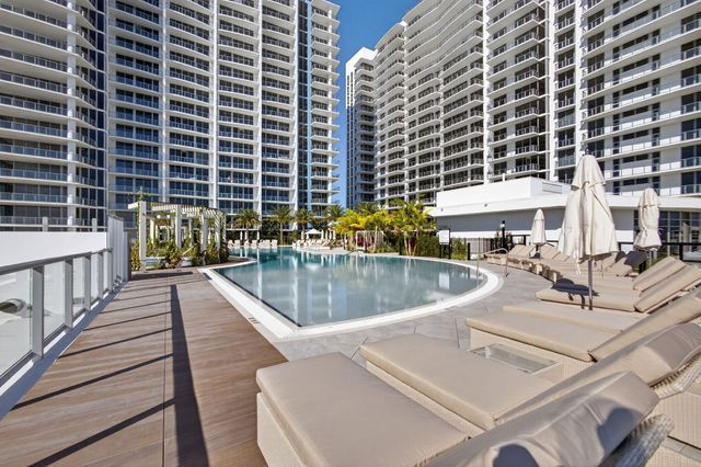 220 Lake Shore Drive 1702, Lake Park, FL 33403
