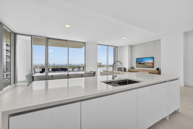 220 Lake Shore Drive 1702, Lake Park, FL 33403