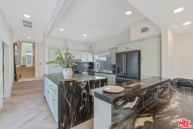 3479 Wonder View Drive, Los Angeles, CA 90068