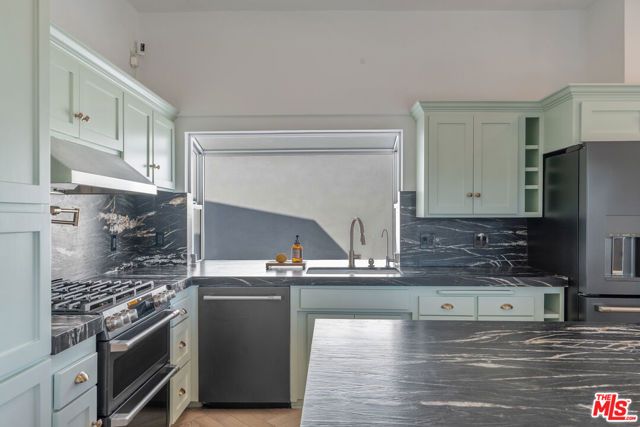 3479 Wonder View Drive, Los Angeles, CA 90068