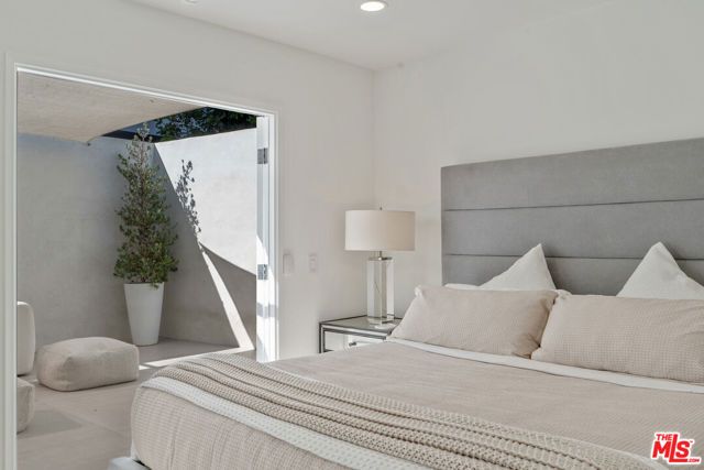 3479 Wonder View Drive, Los Angeles, CA 90068