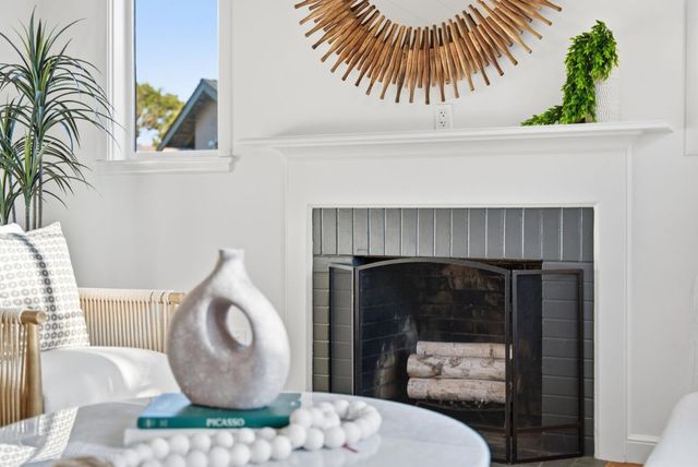 957 E Grant Place, San Mateo, CA 94402