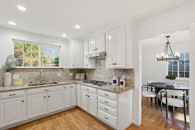 957 E Grant Place, San Mateo, CA 94402