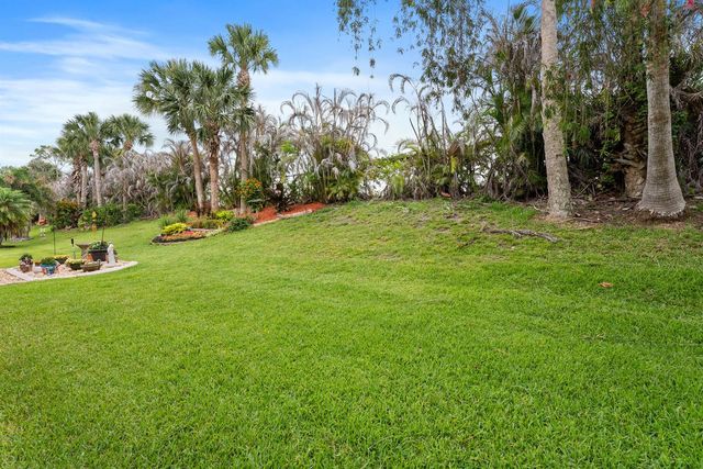 854 SW Rocky Bayou Terrace, Port St. Lucie, FL 34986