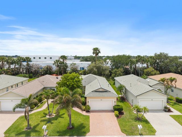 854 SW Rocky Bayou Terrace, Port St. Lucie, FL 34986