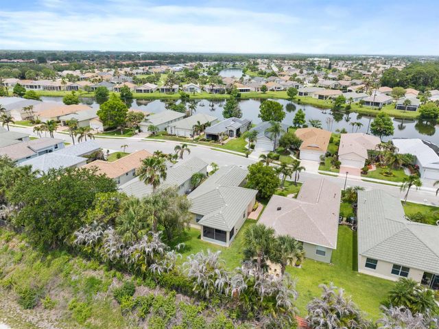854 SW Rocky Bayou Terrace, Port St. Lucie, FL 34986