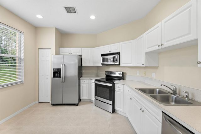 854 SW Rocky Bayou Terrace, Port St. Lucie, FL 34986
