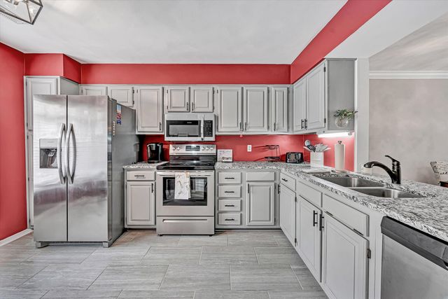 2428 Post Oak Rd, Salem, VA 24153