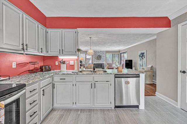 2428 Post Oak Rd, Salem, VA 24153