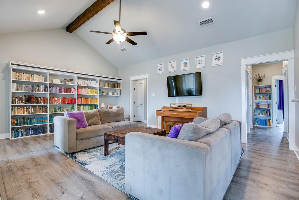 Image 1 of property listing at 1006 Gregory Drive, San Angelo, TX 76905