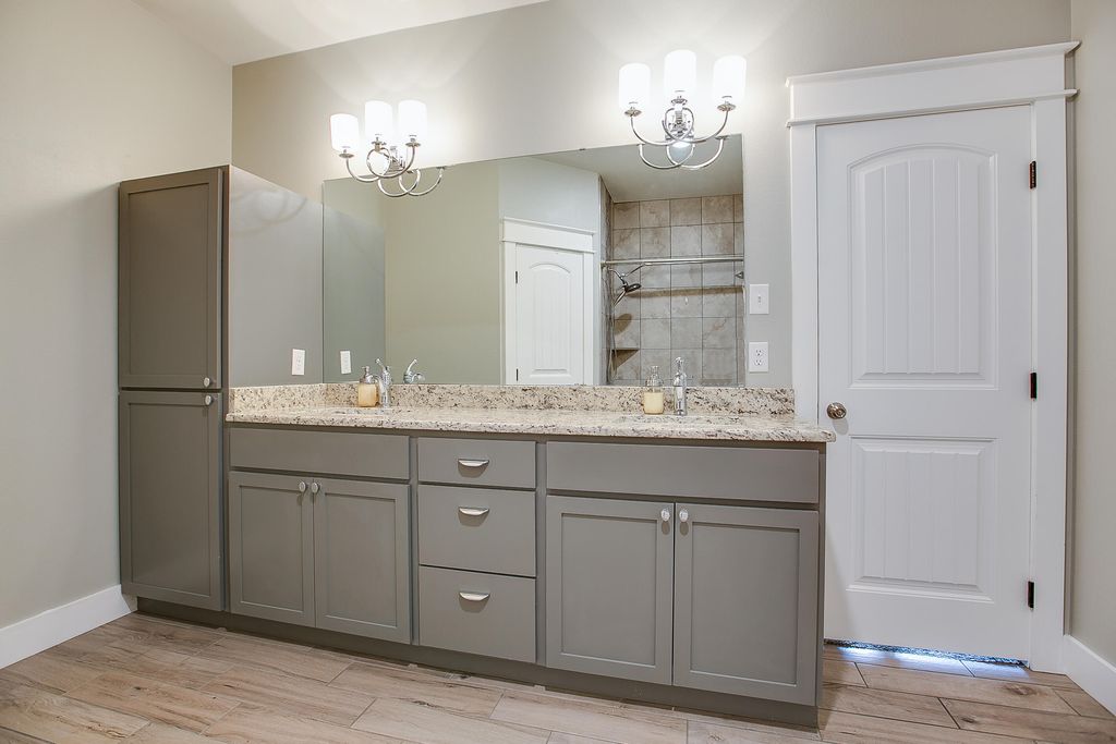 Image 17 of property listing at 1006 Gregory Drive, San Angelo, TX 76905