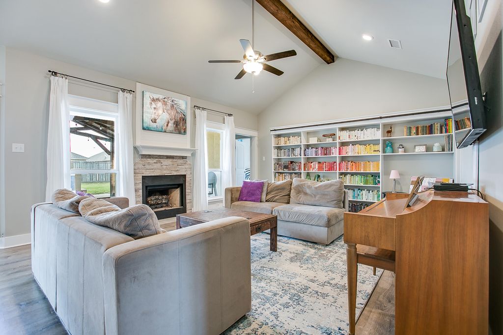 Image 5 of property listing at 1006 Gregory Drive, San Angelo, TX 76905