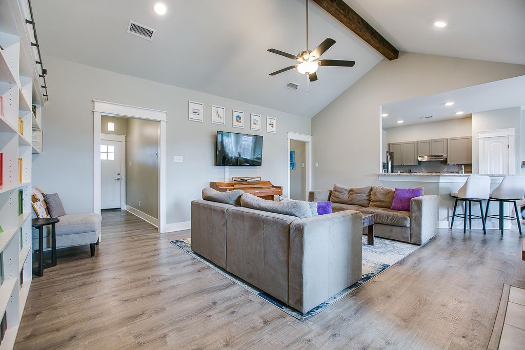 Image 6 of property listing at 1006 Gregory Drive, San Angelo, TX 76905