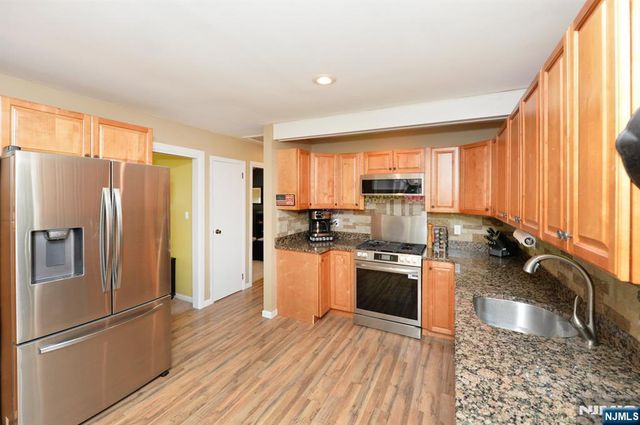 5 Woodlawn Drive, Andover Twsp, NJ 07821
