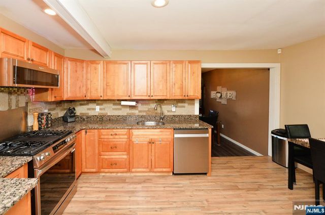 5 Woodlawn Drive, Andover Twsp, NJ 07821