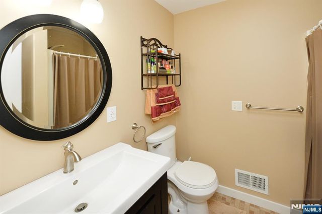 5 Woodlawn Drive, Andover Twsp, NJ 07821