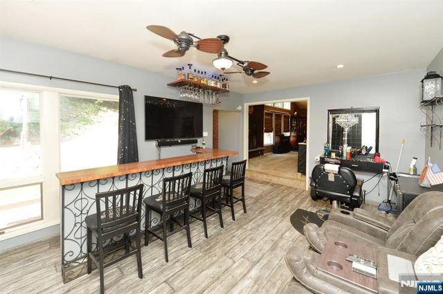 5 Woodlawn Drive, Andover Twsp, NJ 07821
