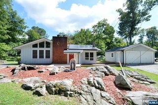 5 Woodlawn Drive, Andover Twsp, NJ 07821