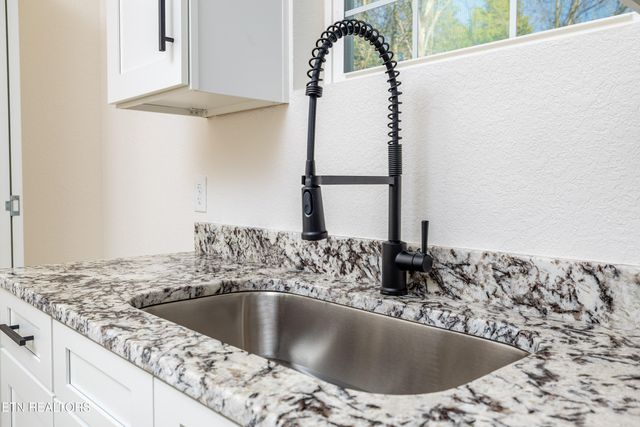 2820 Deer Stand Drive, Sevierville, TN 37876