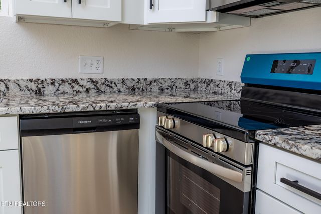 2820 Deer Stand Drive, Sevierville, TN 37876