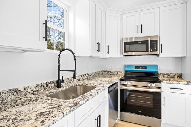 2820 Deer Stand Drive, Sevierville, TN 37876