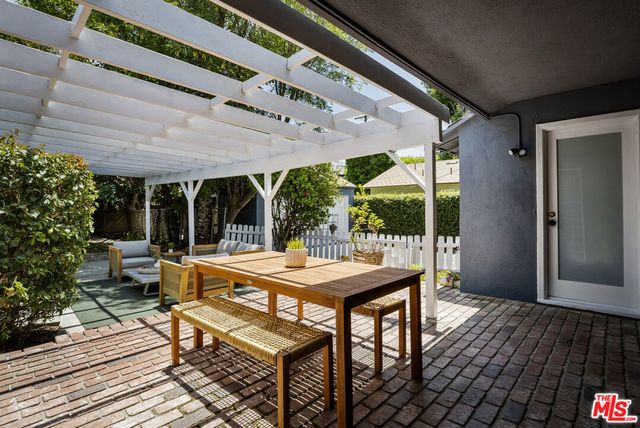 5106 Ranchito Avenue, Sherman Oaks, CA 91423