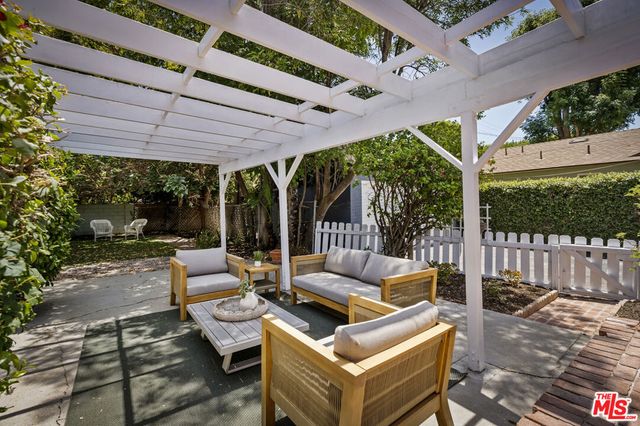 5106 Ranchito Avenue, Sherman Oaks, CA 91423
