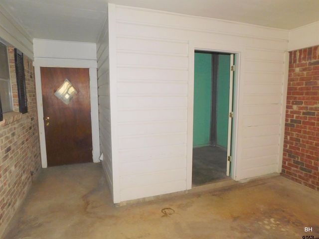 1610 N WOLFORD, Tyler, TX 75702