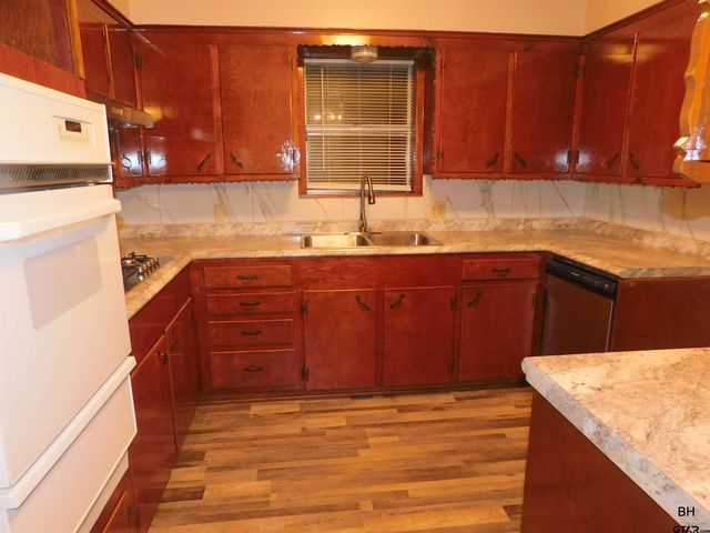 1610 N WOLFORD, Tyler, TX 75702