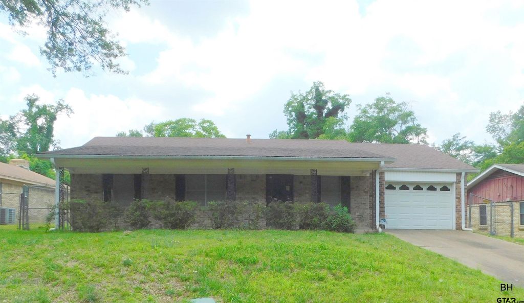 1610 N WOLFORD, Tyler, TX 75702