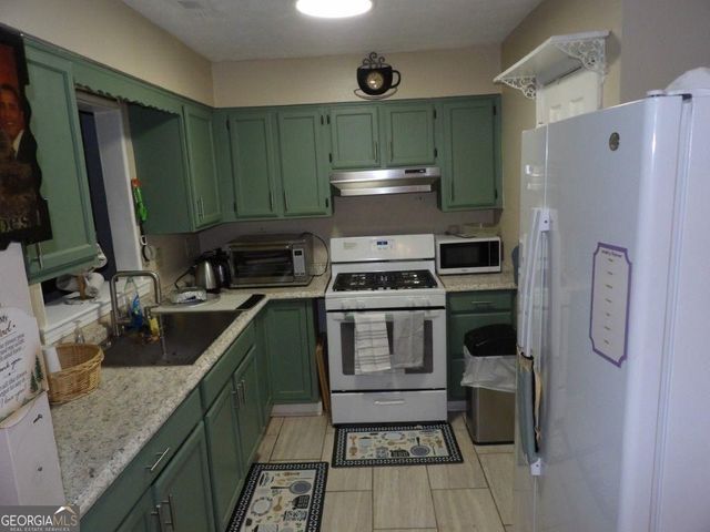 5607 Stonington Trace Parkway, Stone Mountain, GA 30087