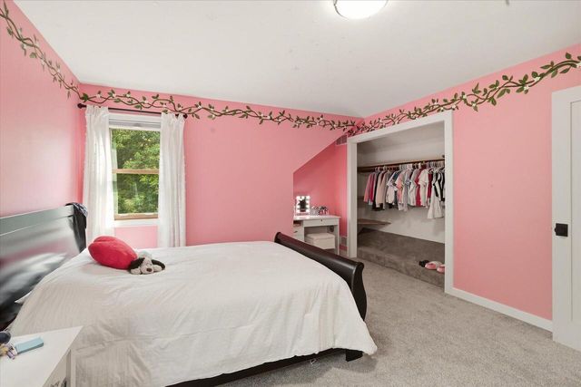 W280N8123 Black Diamond COURT, Hartland, WI 53029
